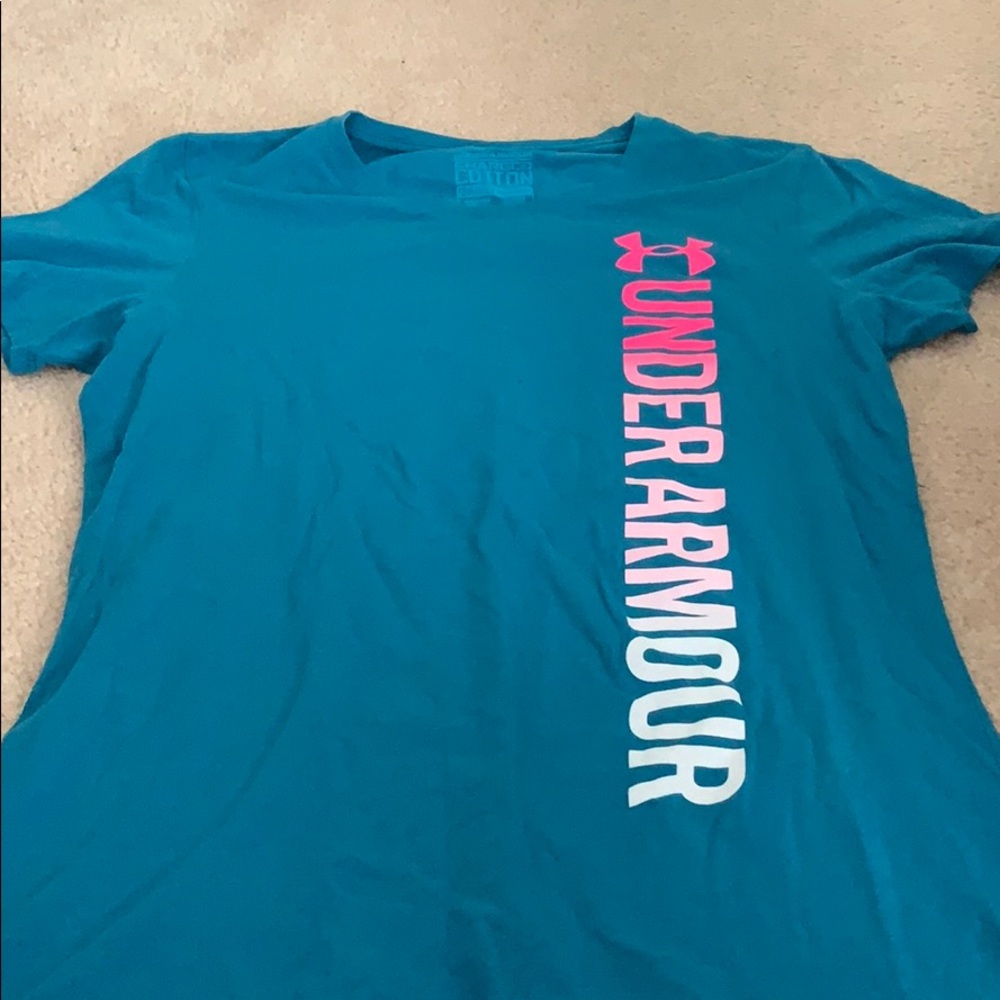 UA semi-fitted tee